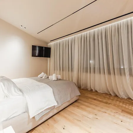 Jerina Mansion By Pikhost Villa *