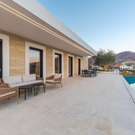 Jerina Mansion By Pikhost Villa *