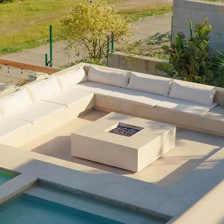 Jerina Mansion By Pikhost Villa