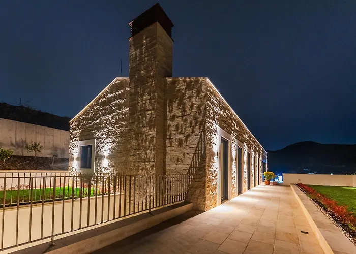 Jerina Mansion By Pikhost