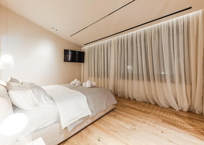 Jerina Mansion By Pikhost Villa *