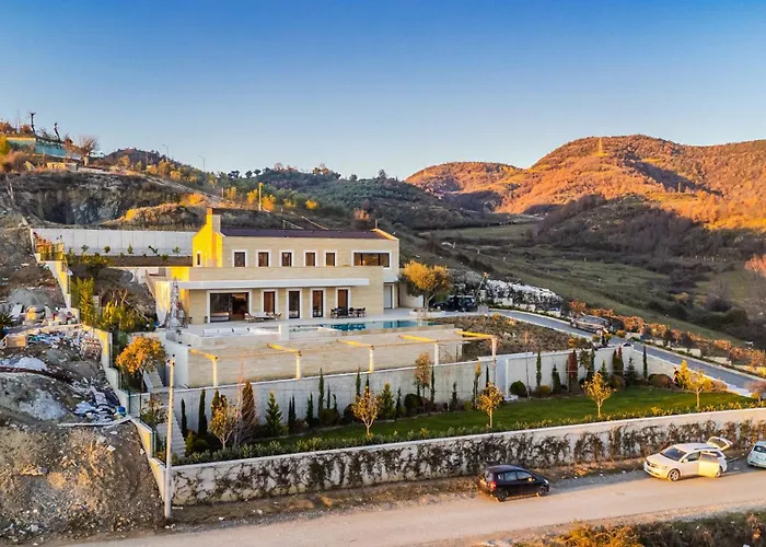 Jerina Mansion By Pikhost * Tirana