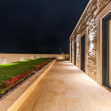 Villa Jerina Mansion By Pikhost Tirana