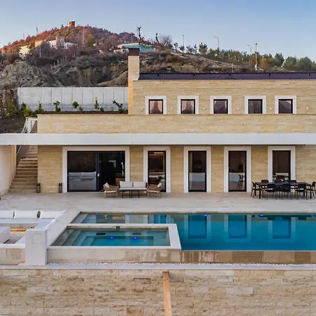 Jerina Mansion By Pikhost * 地拉那