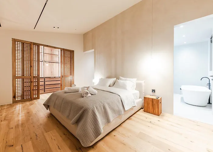 Jerina Mansion By Pikhost Villa