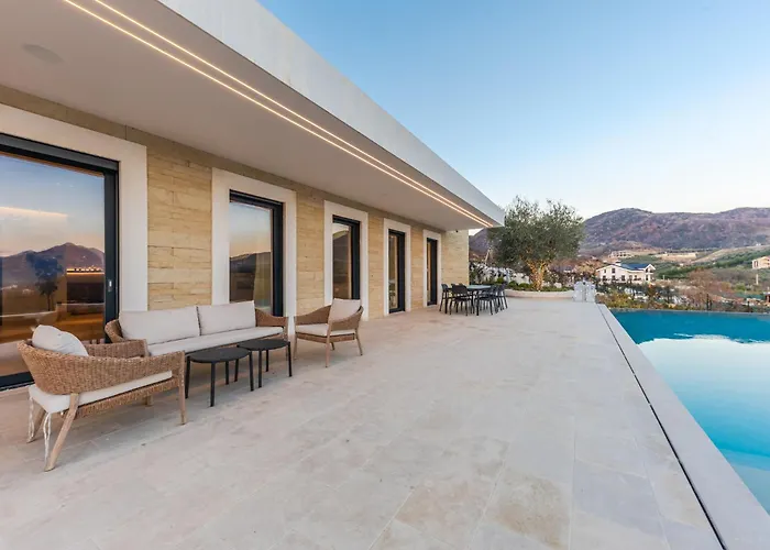 Jerina Mansion By Pikhost Villa *